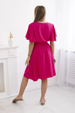 Šaty s vrstveným výstrihom fuchsiovej farby UNI