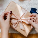 Bella Rose Saténová stuha 4 cm – Light Salmon (4,5 m)