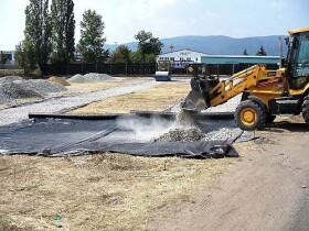Tkaná polypropylénová geotextília čierna – Geomatex TST 30/30W - pevnosť 30/30 kN/m - 5,3×100 m [530 m²]