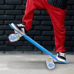 MalPlay Svietiaci skateboard čierny LED RGB KOLIESKA
