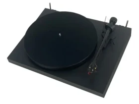 Pro-Ject Debut E Carbon + Ortofón 2M-Red satin black / Gramofón / remienkový (9pdcdechgb2M)