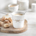 Bastion Collections Keramický latte hrnček Bow 240 ml
