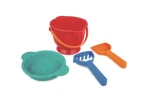 Hape Hračky na piesok - Set so sitkom, vedrom, lopatkou a hrabličkami