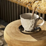 MADAM STOLTZ Hrnek Curves Light Yellow