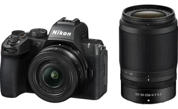 Nikon Z50 II + 16-50mm DX + 50-250mm DX / Bezzrkadlový fotoaparát / DX / Dvojobjektívový set (VOA150K002)
