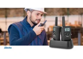 Alecto Sada 2 vysielačiek čierna / Vysielačky / dosah 10 km / 8 kanálov / PTT/VOX / nabíjacia základňa USB-C (FR200BK)