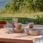 Royal Copenhagen Porcelánový hrnek Flora Magnolia 330 ml