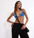 MIDNIGHT SWIM - Lesklý trojuholníkový top bez kostice Triumph BLUE COMBINATION 38C