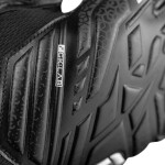 Reusch Attrakt Resist Brankárske rukavice 5570615 7700 10,5