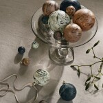 Ferm LIVING Sklenená vianočná ozdoba Marble 8 cm - set 4 ks