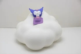 Bluesky Kuromi obláčik / Stolová lampa / dotykové ovládanie / USB-C / 3 stupne jasu (KR703730EPM)