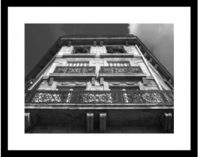 Rámovaný obraz Budova 50x40 cm, čiernobiely%