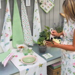 GREEN GATE Vyšívaný behúň na stôl Estrid White 45 × 140 cm