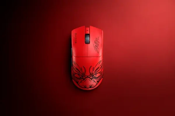 Razer Viper V3 Pre červeno-čierna / Herná bezdrôtová myš / 35000 DPI / 6 tlačidiel / USB-C / 2.4GHz (RZ01-05120500-R3M1)