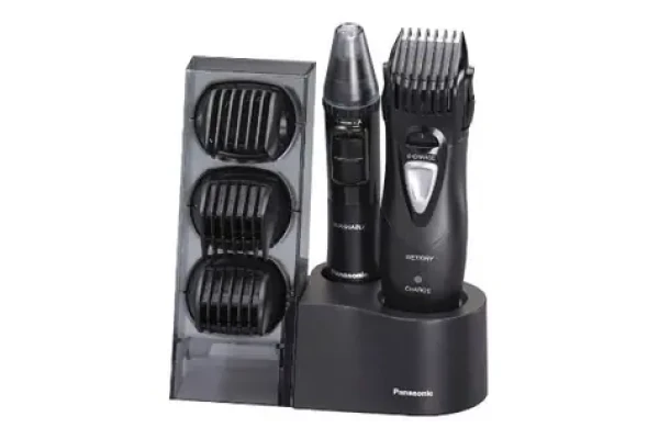 Panasonic ER-GY10CM504 čierna / Zastrihávač / namokro aj na sucho / 4 nástavce / brit z nerez ocele (ER-GY10CM504)
