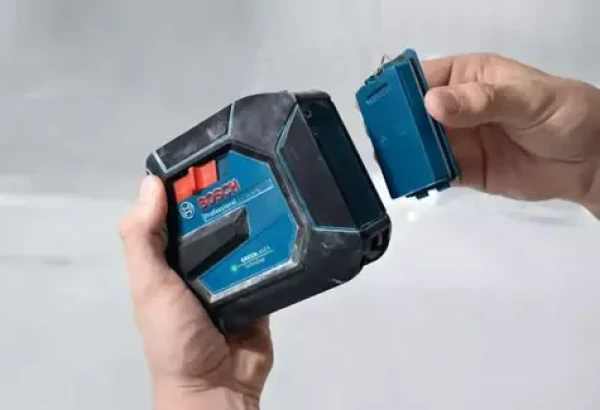 BOSCH BA 3,7 V 3,0 Ah XL Professional modrá / Batéria / Li- ION 3,0 Ah / pre líniové lasery GLL 80-33 G, GLL 20-22 G (1600A031FZ)