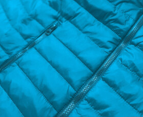 Světle modrá lehká dámská prošívaná bunda (20311-243) Barva: odcienie niebieskiego, Velikost: S (36)