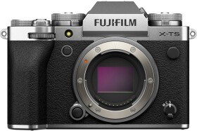 Fujifilm Fujifilm X-T5 + 16-80mm, silver