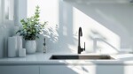INVENA - Drezová batéria Ligaria s elastickým výtokom, čierna BZ-39-004-L