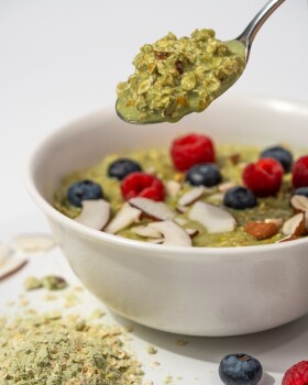 Vilgain Minútová proteínová kaša – karamel a matcha 400 g