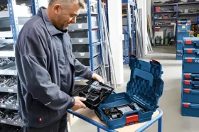 BOSCH XL-BOXX / Box na náradie / stohovateľný / nosnosť 25 kg / 607 x 179 x 395 mm / 3,2 kg (1600A0259V)