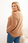Dámsky plus size sveter s lodičkovým výstrihom camel UNI