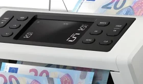 Safescan 2210 G2 biela / Počítačka bankoviek / UV detekcia / 1000 bankoviek za minútu / LCD displej (115-0708)