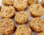 Vilgain Mini Cookies BIO – slaný karamel s mandľami 100 g