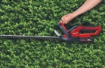 Einhell GC-CH 1855/1 Li Kit červená/čierna / Akumulátorové nožnice na živý plot / 18V / 2.5Ah / nôž 62 cm (3410506)