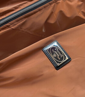 Dámská bunda v karamelové barvě s kapucí model 17556012 - S'WEST Barva: odcienie brązu, Velikost: XXL (44)