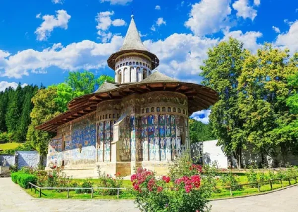 ENJOY Puzzle Kláštor Voronet, Sučeava, Rumunsko