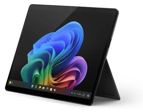 Microsoft Surface Pro 13" (11. edícia) Čierna / Notebook / 13" 2880x1920 / Snapdragon X Elite / 16GB / 512GB / W11 Pro (ZIN-00024)