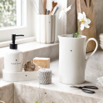 Bastion Collections Keramický džbán White / black heart 1 l