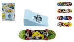 Prstový skateboard s rampou