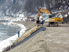 Netkaná separačná polypropylénová geotextília čierna – Geomatex NTI BS16 - 200 g/m² 5×100 m [500 m²]