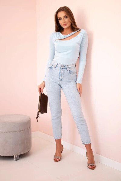 Dámska blúzka s volánmi a ozdobnou sponou modrá UNI