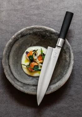 KAI Kuchársky nôž Wasabi Black 23 cm / Nerezová oceľ 6A/1K6 / Tvrdosť 58 HRC / Rukoväť z PP plastu (6723C)