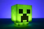 PALADONE Svetlo Minecraft Creeper / LED svetlo / zvukový efekt / 3x AAA batérie (PP6595MCFV2EPM)