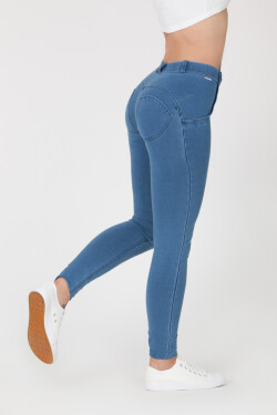 Dámske Mid Waist Light Blue Boost Jeans Gemini světle modrá