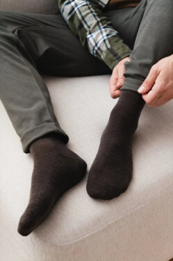 PÁNSKE POLOPRILIEHAVÉ PONOŽKY Z MERINO VLNY 130 GRAFITOVÁ MELANŽ 41-43