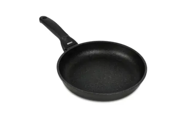 Risoli BLACKPLUS / Nepriľnavá panvica / 24 cm / liaty hliník / El Diamant povrch (00103BP/24PN)