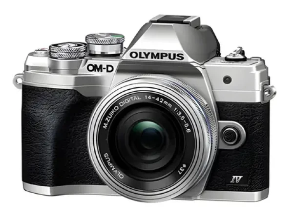 Olympus E-M10 Mark IV strieborná / Systémový fotoaparát / Kit 14-42mm EZ (V207132SE000)