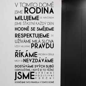 Veselá Stena Samolepka V tomto dome Farba: čierna, Veľkosť: 60 x 125 cm