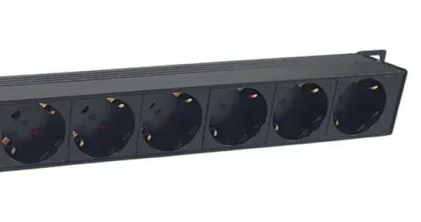 Equip 19" čierna / Zásuvkový panel / 1U / 8x Schuko / vypínač / vidlica 90 ° / 16 A / hliník (333314)