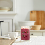 Yankee Candle Signature Black Cherry veľký pohár 567g / doba horenia až: 90h (5038581125015)