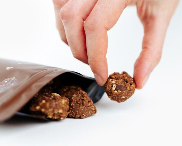 Vilgain Mini Cookies BIO – kešu, čokoláda a vlašské orechy 100 g