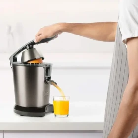 BlackDecker BXCJ350E čierna, šedá / Odšťavovač na citrusy / 350 W / 2 lisovacie kužele / nerezový filter / 0,65 l (ES9240080B)