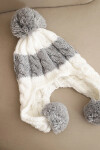 Dámska zimná vlnená čiapka s bambuľkami a ušami K447 biela + sivá UNI