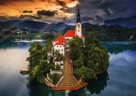 Trefl - Puzzle - Premium PLUS Photo Odyssey: Bledské jazero
