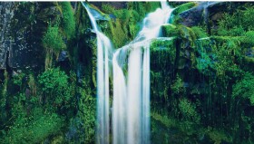 Samsung SAMSUNG The Wall IW016C 480x270 Px 36.000:1